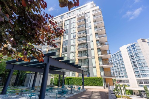 1002-3200 Corvette Way, Richmond, BC - Outdoor With Facade