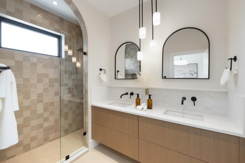 4-3874 Winlake Crescent, Burnaby, BC - Indoor Photo Showing Bathroom