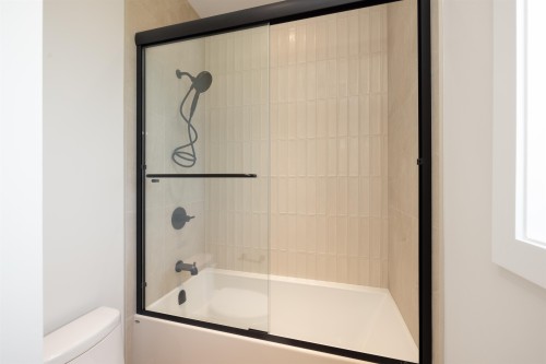 4-3874 Winlake Crescent, Burnaby, BC - Indoor Photo Showing Bathroom