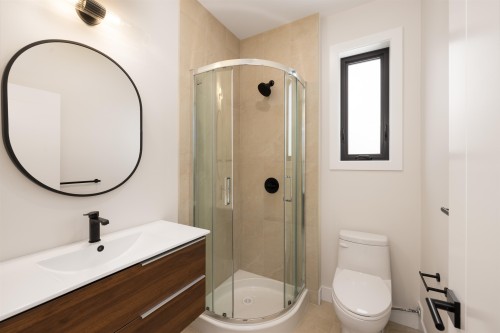 4-3874 Winlake Crescent, Burnaby, BC - Indoor Photo Showing Bathroom