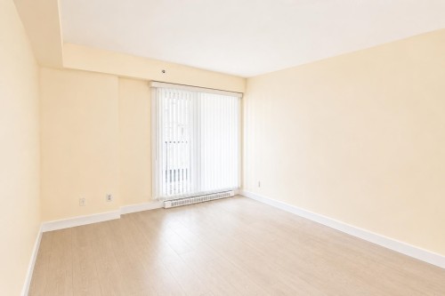 603-2468 Broadway E, Vancouver, BC - Indoor Photo Showing Other Room