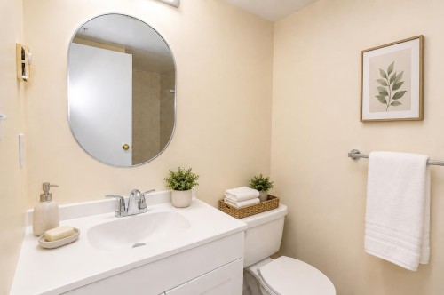 603-2468 Broadway E, Vancouver, BC - Indoor Photo Showing Bathroom