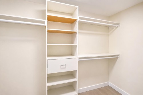603-2468 Broadway E, Vancouver, BC - Indoor With Storage
