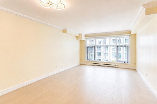 603-2468 Broadway E, Vancouver, BC - Indoor Photo Showing Other Room