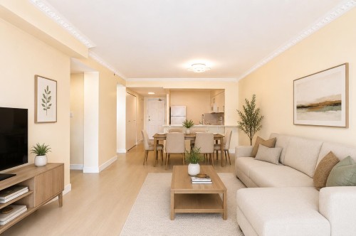 603-2468 Broadway E, Vancouver, BC - Indoor Photo Showing Living Room