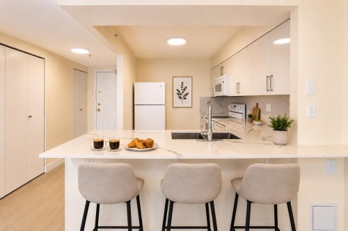 603-2468 Broadway E, Vancouver, BC - Indoor