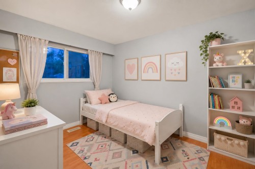 3949 Sefton Street, Port Coquitlam, BC - Indoor Photo Showing Bedroom