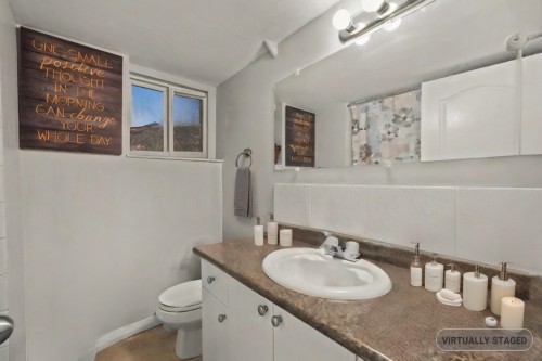 3949 Sefton Street, Port Coquitlam, BC - Indoor Photo Showing Bathroom