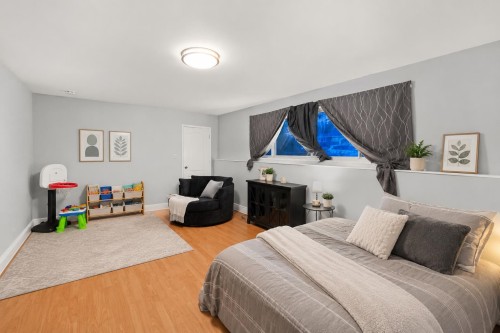 3949 Sefton Street, Port Coquitlam, BC - Indoor Photo Showing Bedroom