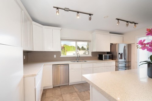 8240 Manson Drive, Burnaby, BC - Indoor Photo Showing Kitchen With Double Sink