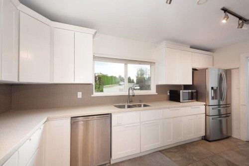 8240 Manson Drive, Burnaby, BC - Indoor Photo Showing Kitchen With Double Sink