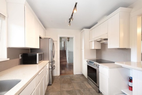 8240 Manson Drive, Burnaby, BC - Indoor Photo Showing Kitchen