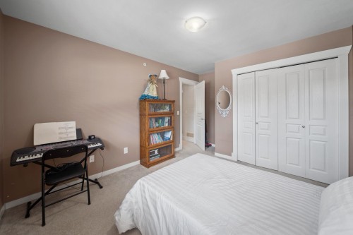 24781 Mcclure Drive, Maple Ridge, BC - Indoor Photo Showing Bedroom