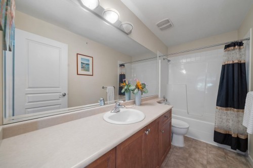 24781 Mcclure Drive, Maple Ridge, BC - Indoor Photo Showing Bathroom