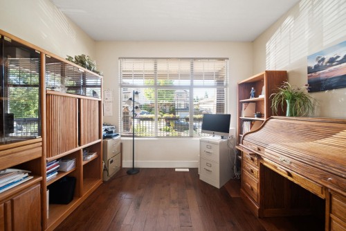 24781 Mcclure Drive, Maple Ridge, BC - Indoor