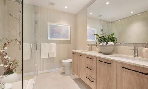 105-3630 Harper Road, Coquitlam, BC - Indoor Photo Showing Bathroom