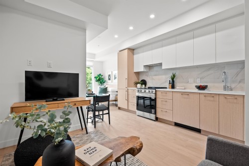 602-150 James Road  Port Moody, BC V3H 2S4
