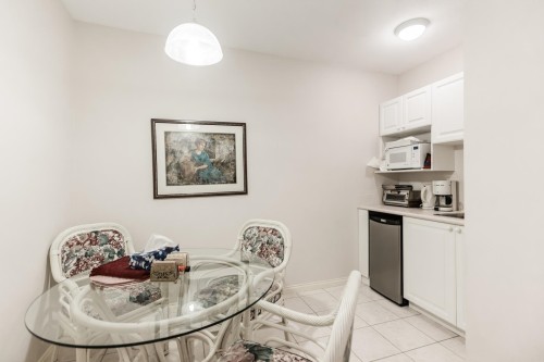 505-2059 Chesterfield Avenue, North Vancouver, BC - Indoor