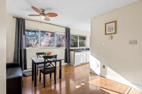 1051 Cecile Drive, Port Moody, BC - Indoor Photo Showing Other Room