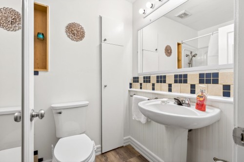 1051 Cecile Drive, Port Moody, BC - Indoor Photo Showing Bathroom