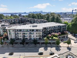 50*-725 Marine Drive North Vancouver, BC V7M 0G2