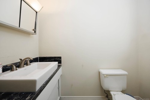 1234 Prairie Avenue, Port Coquitlam, BC - Indoor Photo Showing Bathroom