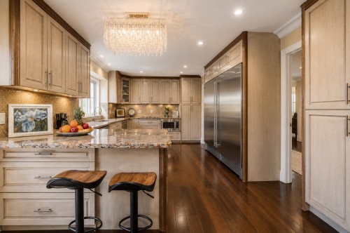 8231 Sunnywood Drive, Richmond, BC - Indoor Photo Showing Kitchen