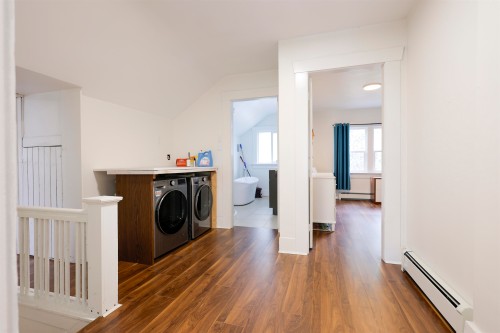 3874 13Th Avenue W, Vancouver, BC - Indoor Photo Showing Laundry Room