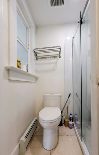 3874 13Th Avenue W, Vancouver, BC - Indoor Photo Showing Bathroom