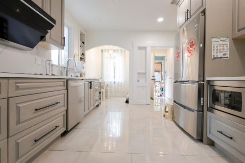 3874 13Th Avenue W, Vancouver, BC - Indoor Photo Showing Kitchen