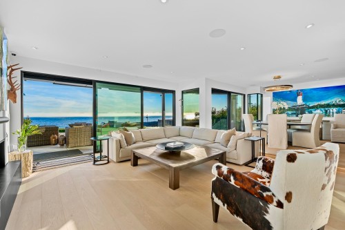 2356 Bellevue Avenue, West Vancouver, BC - Indoor Photo Showing Living Room
