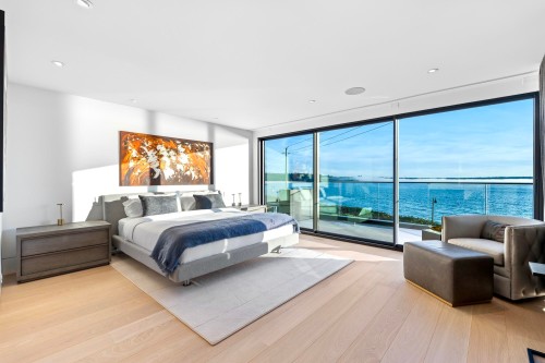 2356 Bellevue Avenue, West Vancouver, BC - Indoor Photo Showing Bedroom