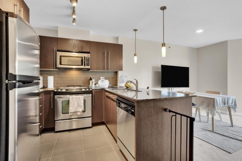 905-4888 Brentwood Drive  Burnaby, BC V5C 0C6