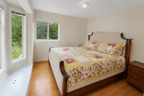 431 Sunset Road , Bowen Island, BC V0N 1G2 4