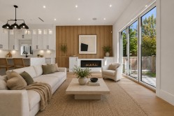 1-4463 Walden Street  Vancouver, BC V5V 3S4
