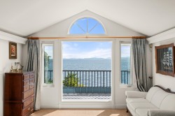 882 Tsawwassen Beach Road Tsawwassen, BC V4M 2J3