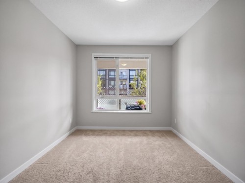 204-2651 Library Lane, North Vancouver, BC - Indoor Photo Showing Other Room