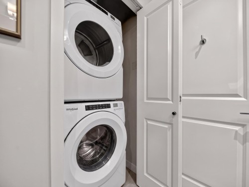 204-2651 Library Lane, North Vancouver, BC - Indoor Photo Showing Laundry Room
