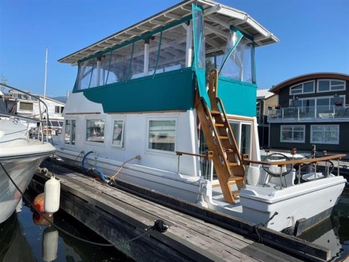 A07-415 Esplanade W, North Vancouver, BC - Outdoor