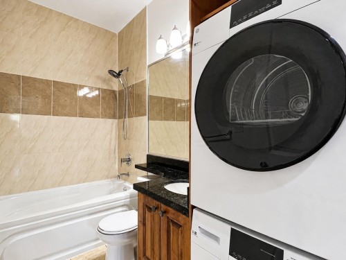 2388 5Th Avenue E, Vancouver, BC - Indoor Photo Showing Laundry Room