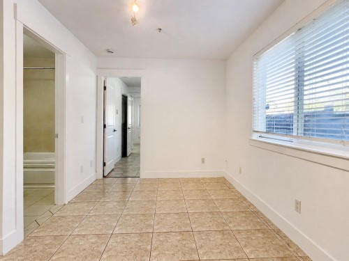 2388 5Th Avenue E, Vancouver, BC - Indoor Photo Showing Other Room