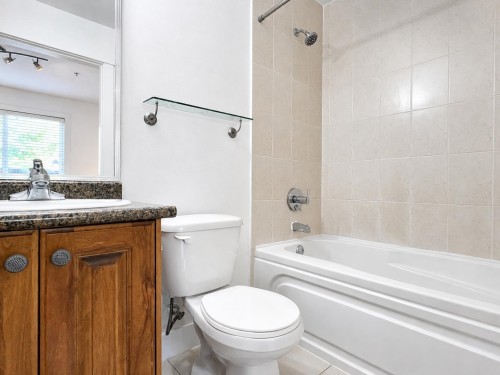 2388 5Th Avenue E, Vancouver, BC - Indoor Photo Showing Bathroom