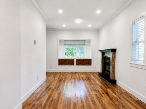 2388 5Th Avenue E, Vancouver, BC - Indoor With Fireplace