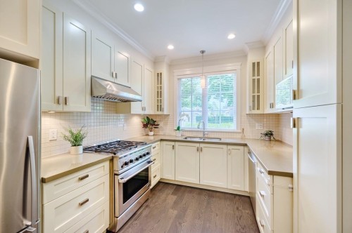 5483 Dunbar Street, Vancouver, BC - Indoor Photo Showing Kitchen With Upgraded Kitchen