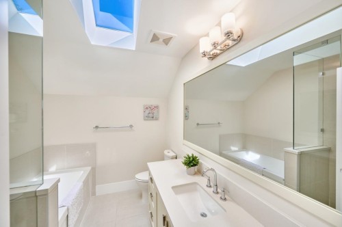 5483 Dunbar Street, Vancouver, BC - Indoor Photo Showing Bathroom