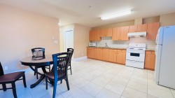 2-2139 22nd Avenue WVancouver, BC V6L 1L4