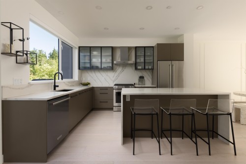 49-3597 Malsum Drive, North Vancouver, BC - Indoor Photo Showing Kitchen With Upgraded Kitchen