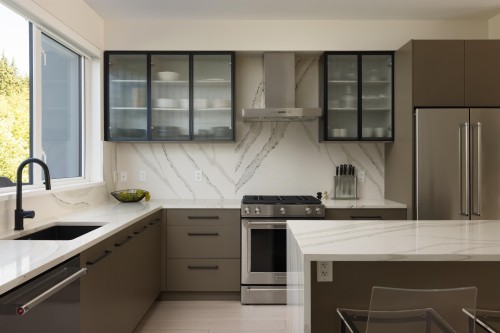 49-3597 Malsum Drive, North Vancouver, BC - Indoor Photo Showing Kitchen With Upgraded Kitchen