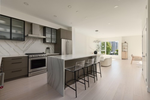 49-3597 Malsum Drive, North Vancouver, BC - Indoor Photo Showing Kitchen With Upgraded Kitchen