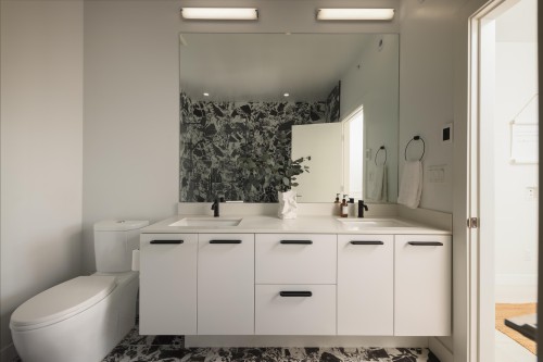 49-3597 Malsum Drive, North Vancouver, BC - Indoor Photo Showing Bathroom